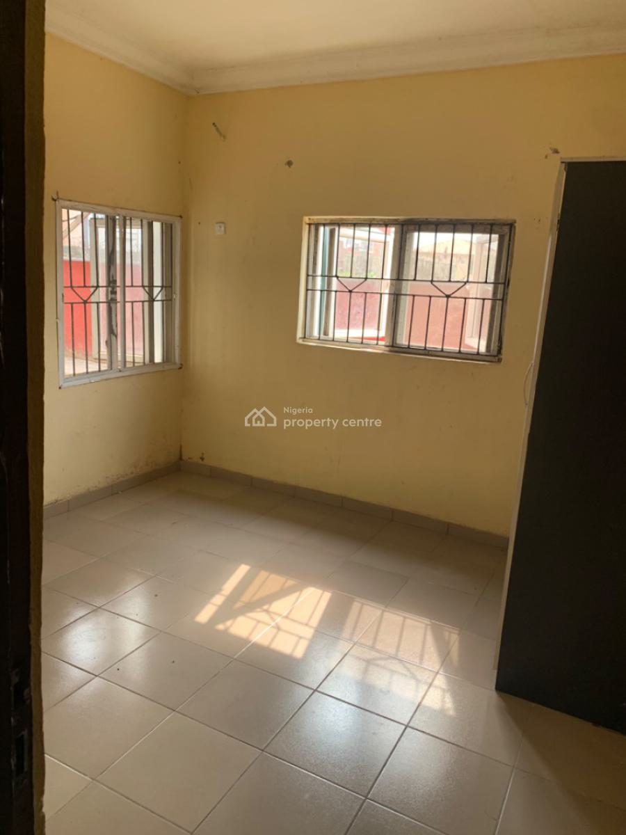 Beautiful Nice 3 Bedroom Flat Ground Floor, Mobil Road, Ilaje, Ajah, Lagos, Flat / Apartment for Rent