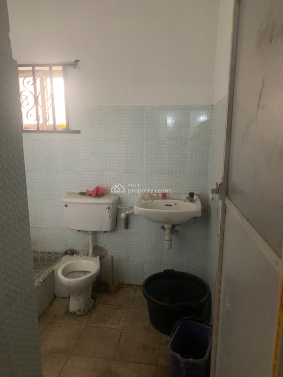 Spacious Mini Flat, Gra Phase 1, Magodo, Lagos, Mini Flat (room and Parlour) for Rent