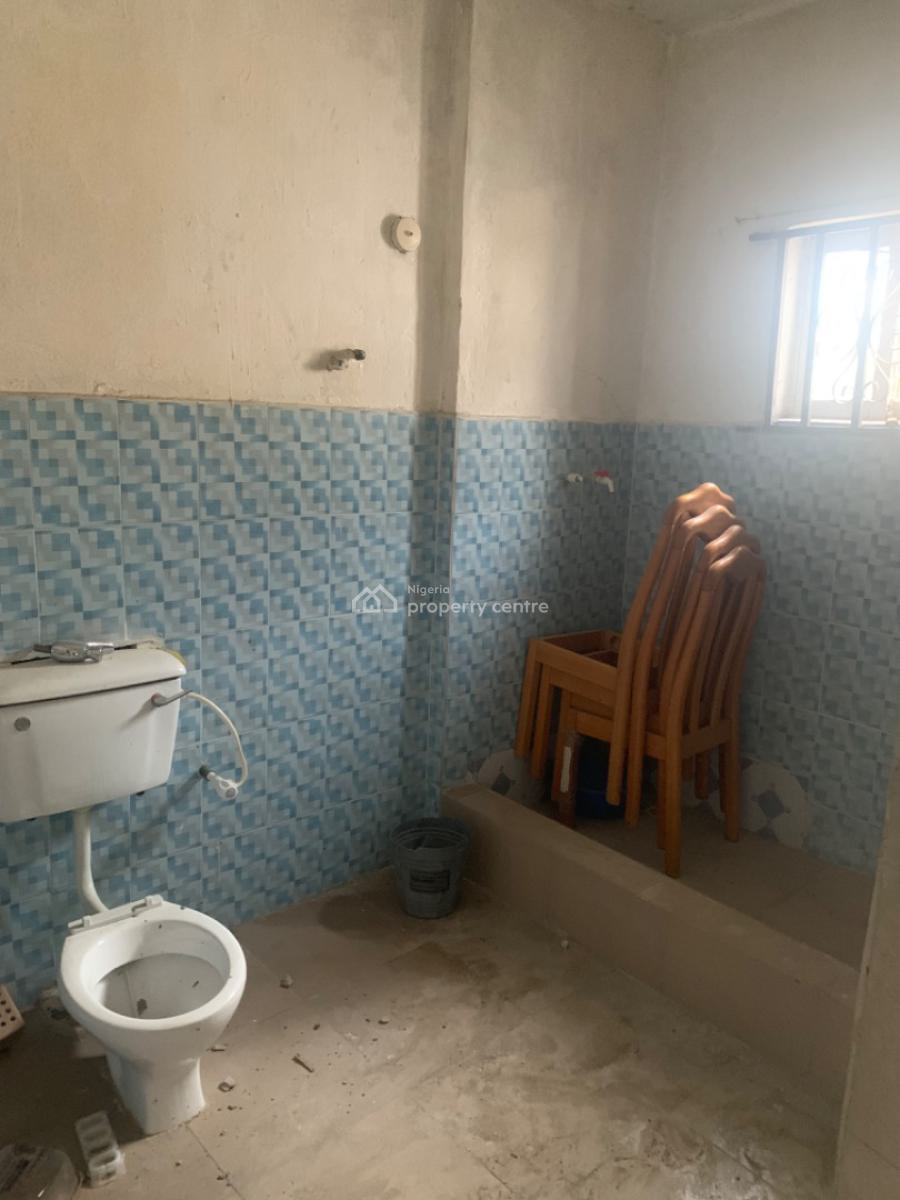 Spacious Mini Flat, Gra Phase 1, Magodo, Lagos, Mini Flat (room and Parlour) for Rent