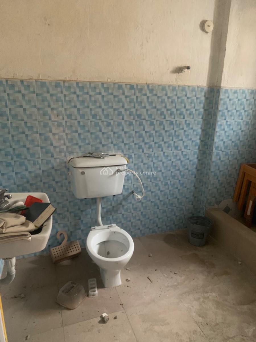 Spacious Mini Flat, Gra Phase 1, Magodo, Lagos, Mini Flat (room and Parlour) for Rent