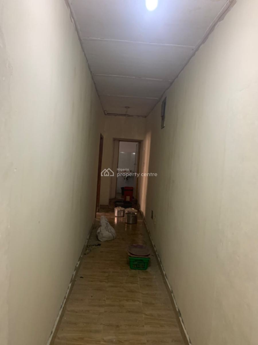 Spacious Mini Flat, Gra Phase 1, Magodo, Lagos, Mini Flat (room and Parlour) for Rent