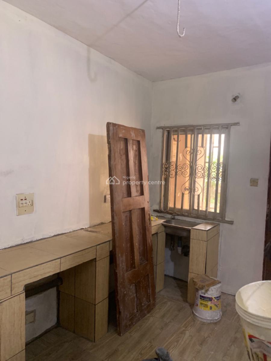 Spacious Mini Flat, Gra Phase 1, Magodo, Lagos, Mini Flat (room and Parlour) for Rent