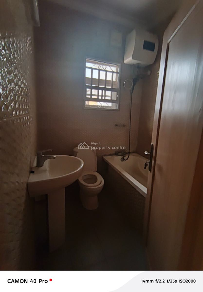 Clean and Spacious 3 Bed and Bq Penthouse, Bera Estate, Lekki, Lagos, Flat / Apartment for Rent