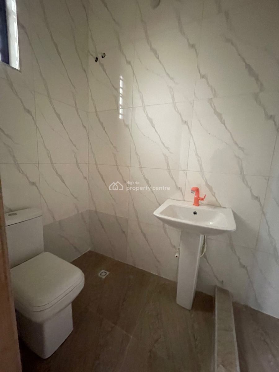 2 Bedroom Terrace, Ologolo Lekki, Lekki Phase 1, Lekki, Lagos, Terraced Duplex for Rent