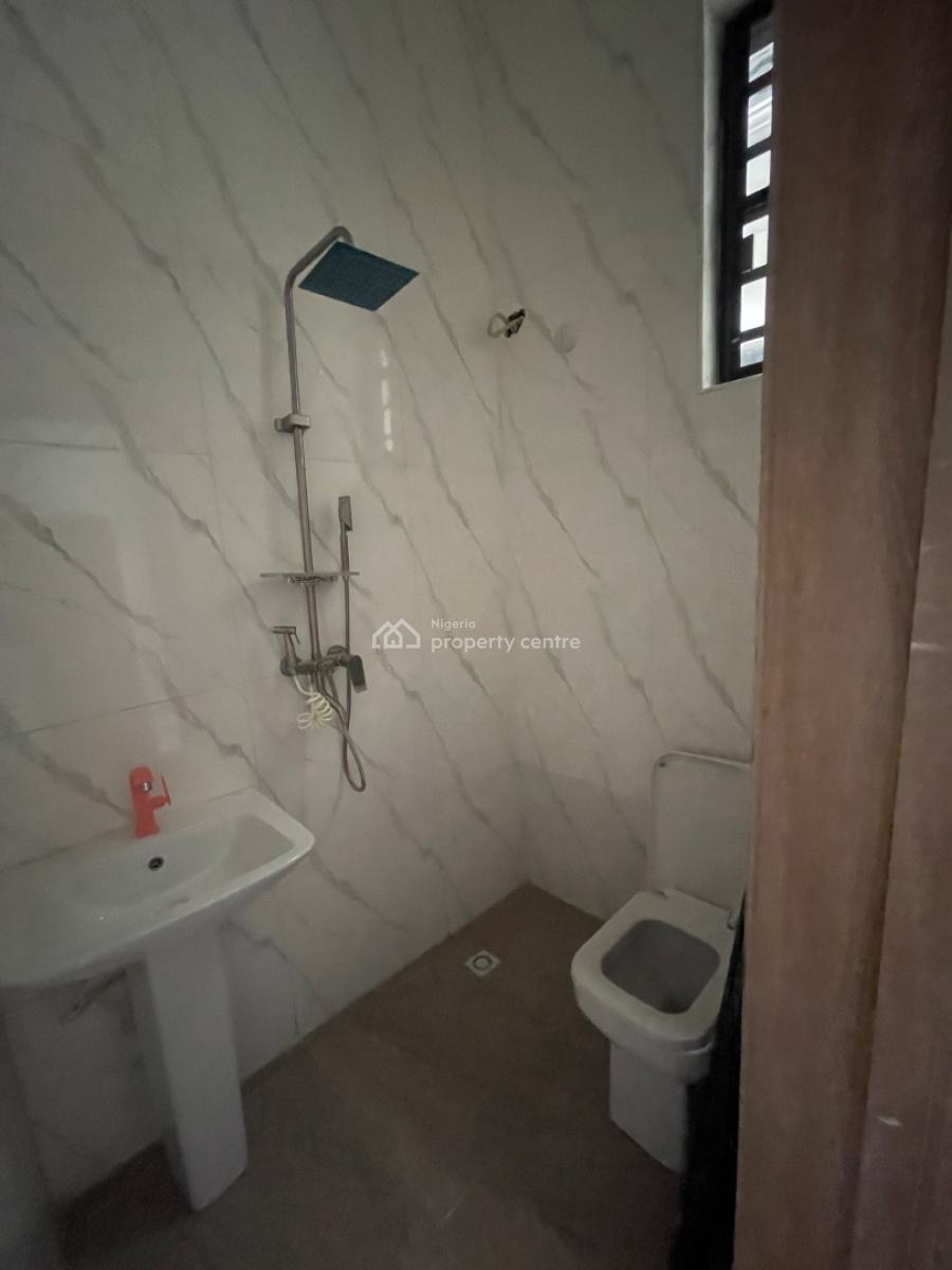 2 Bedroom Terrace, Ologolo Lekki, Lekki Phase 1, Lekki, Lagos, Terraced Duplex for Rent