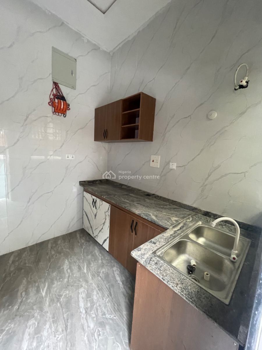 2 Bedroom Terrace, Ologolo Lekki, Lekki Phase 1, Lekki, Lagos, Terraced Duplex for Rent