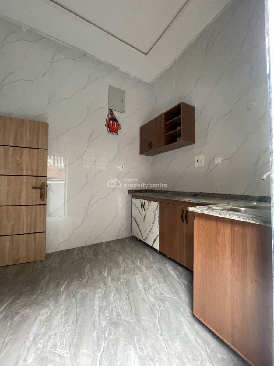 2 Bedroom Terrace, Ologolo Lekki, Lekki Phase 1, Lekki, Lagos, Terraced Duplex for Rent