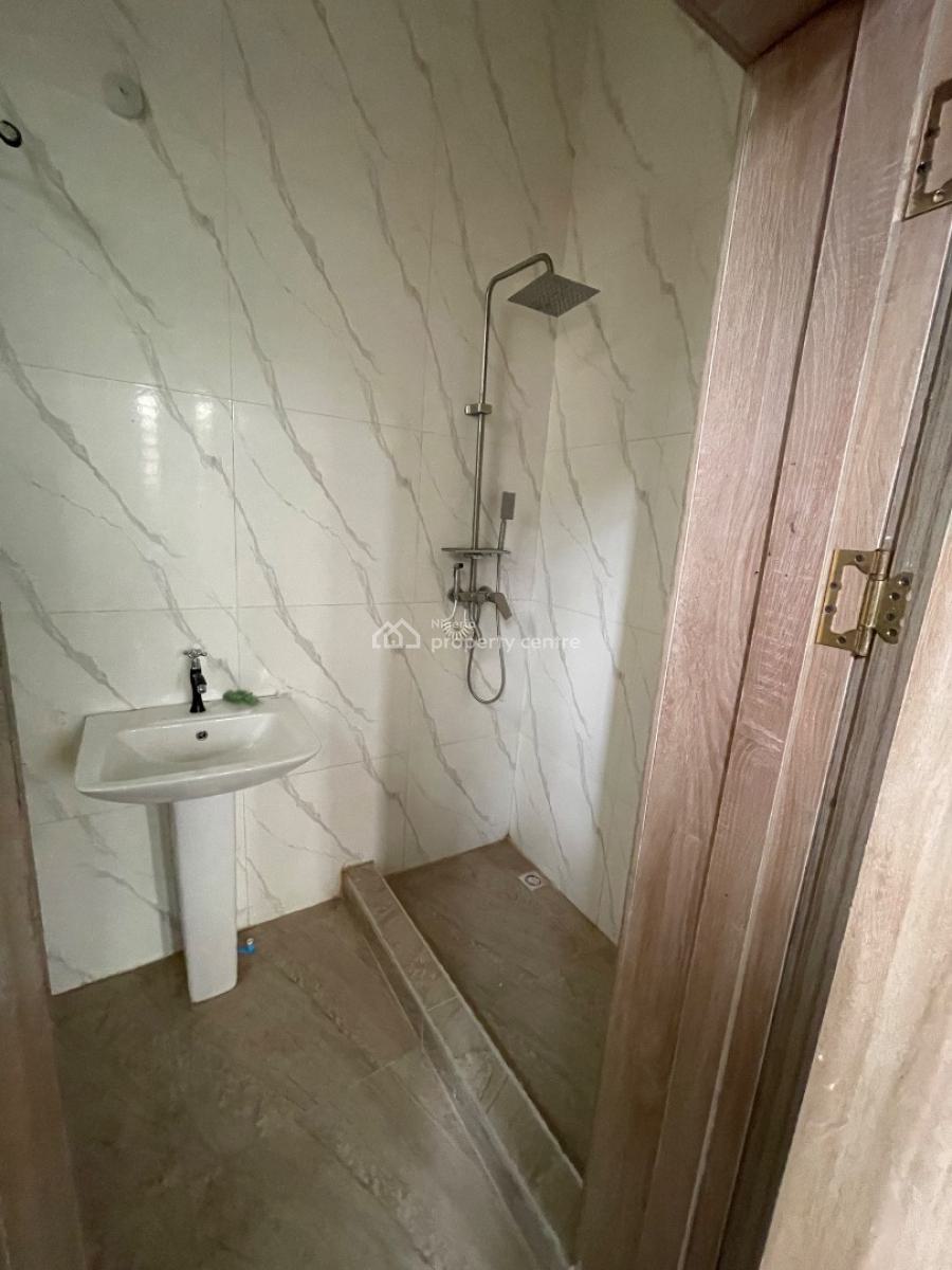 2 Bedroom Terrace, Ologolo Lekki, Lekki Phase 1, Lekki, Lagos, Terraced Duplex for Rent