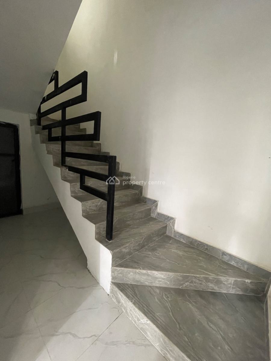2 Bedroom Terrace, Ologolo Lekki, Lekki Phase 1, Lekki, Lagos, Terraced Duplex for Rent