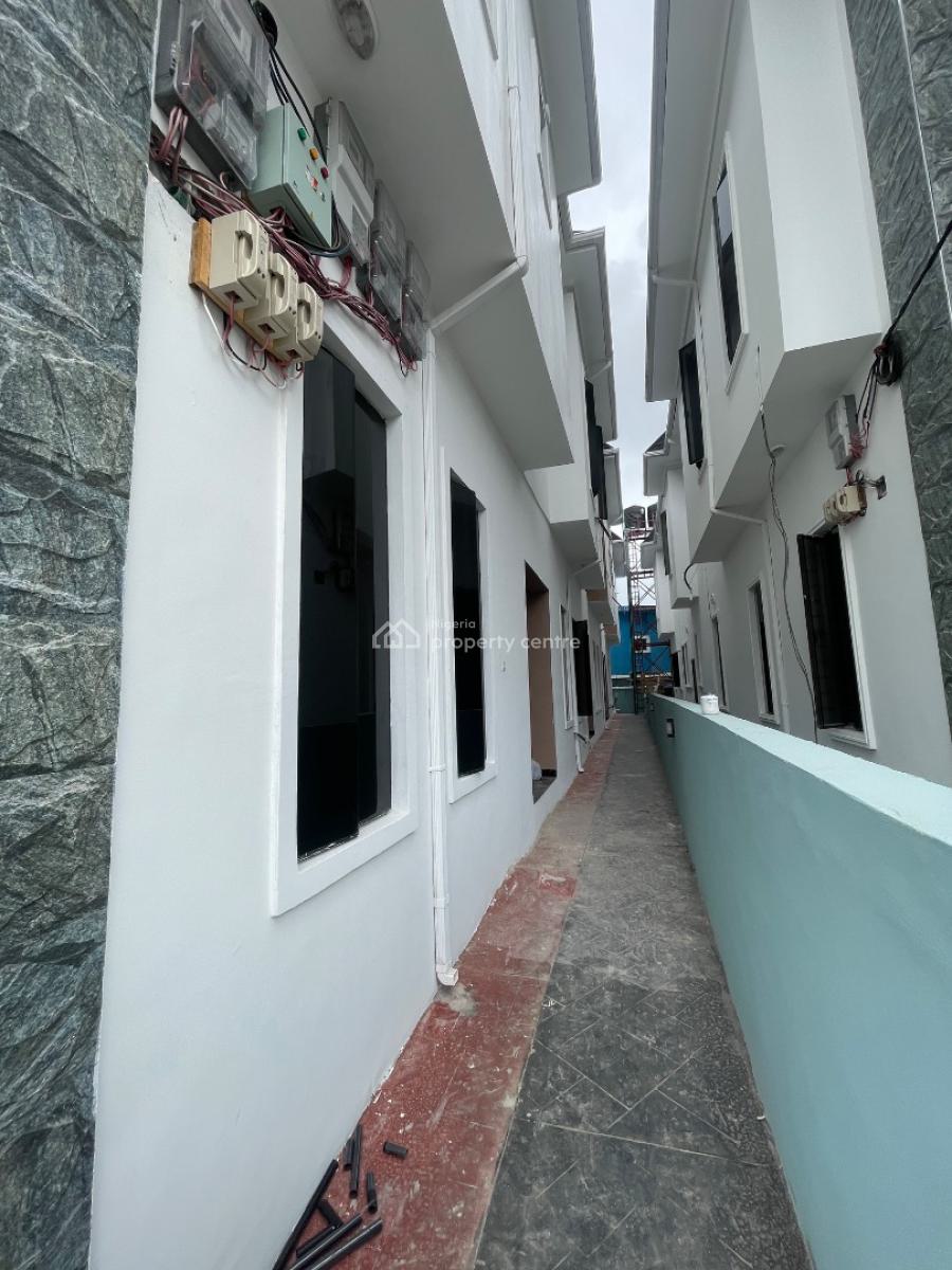 2 Bedroom Terrace, Ologolo Lekki, Lekki Phase 1, Lekki, Lagos, Terraced Duplex for Rent