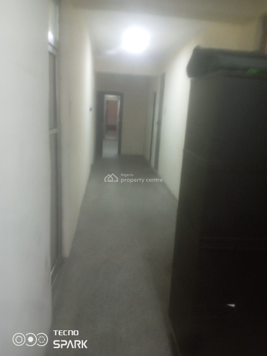 100sqm Office Space on Ikorodu Road Maryland, Ikorodu Road., Maryland, Lagos, Office Space for Rent
