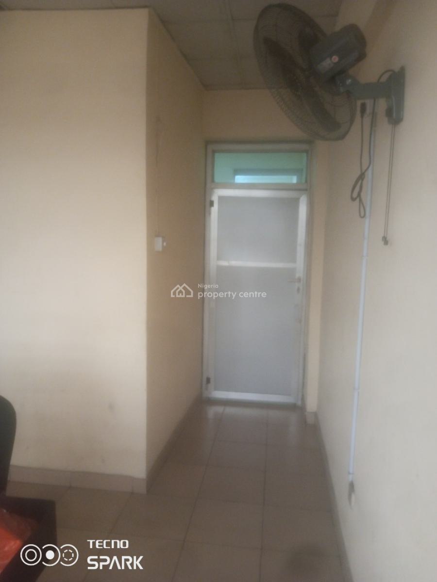 100sqm Office Space on Ikorodu Road Maryland, Ikorodu Road., Maryland, Lagos, Office Space for Rent