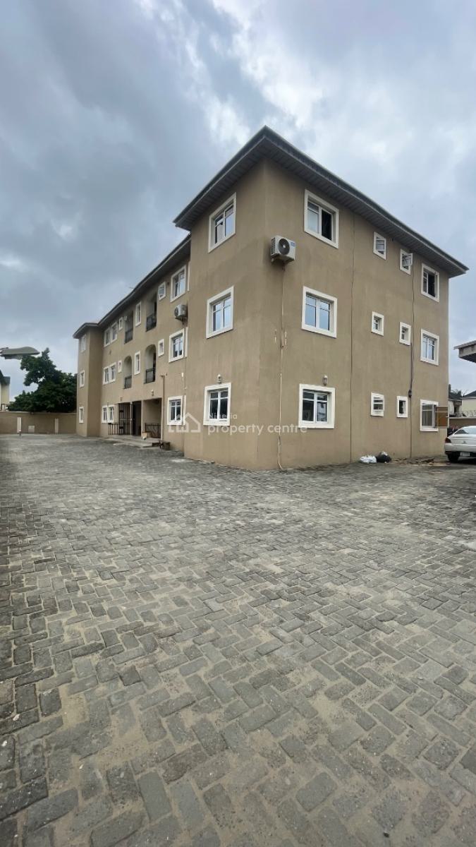 a Spacious 3 Bedroom Apartment, Mobil Road, Ilaje, Ajah, Lagos, Flat / Apartment for Rent