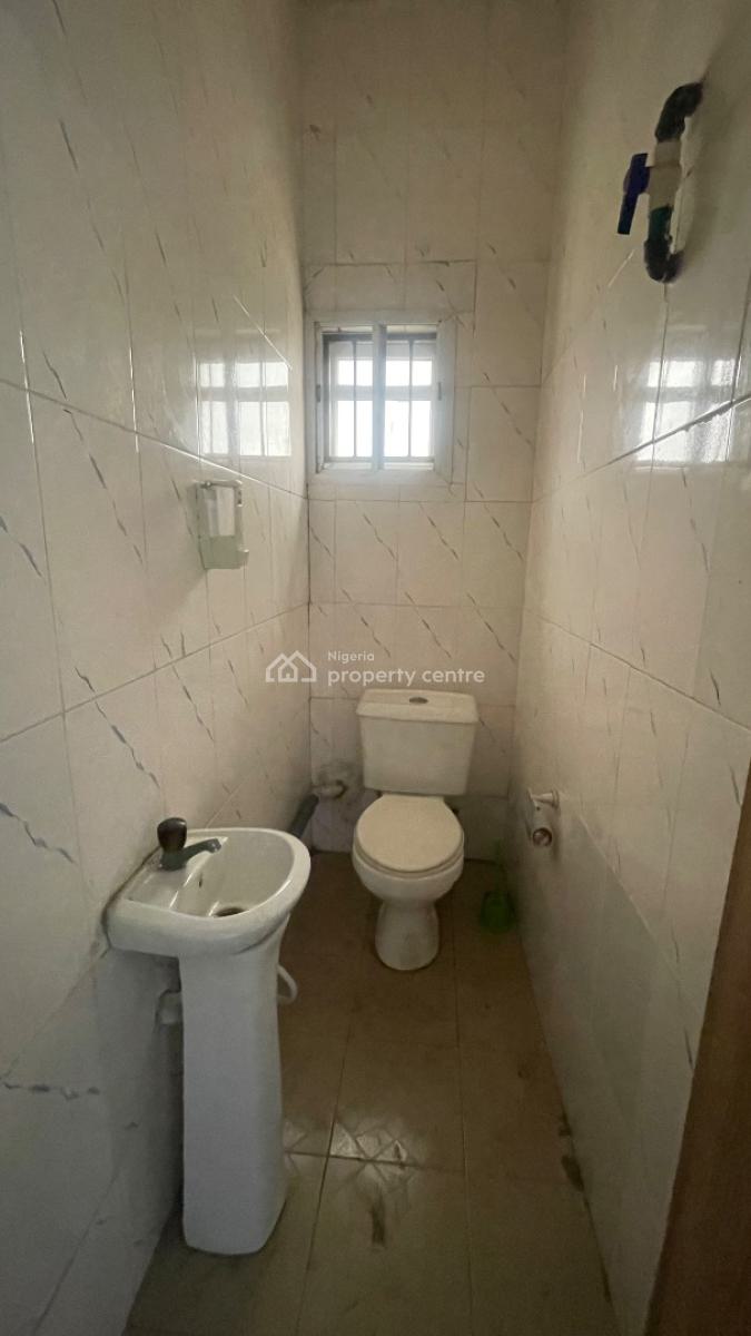 a Spacious 3 Bedroom Apartment, Mobil Road, Ilaje, Ajah, Lagos, Flat / Apartment for Rent