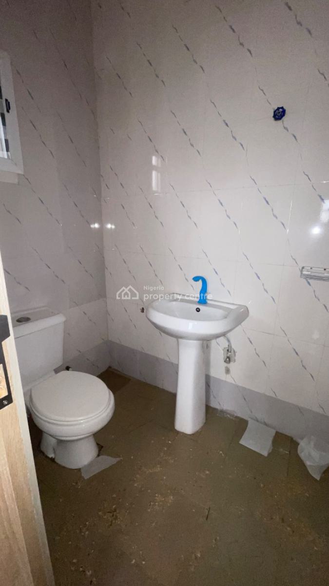 a Spacious 3 Bedroom Apartment, Mobil Road, Ilaje, Ajah, Lagos, Flat / Apartment for Rent