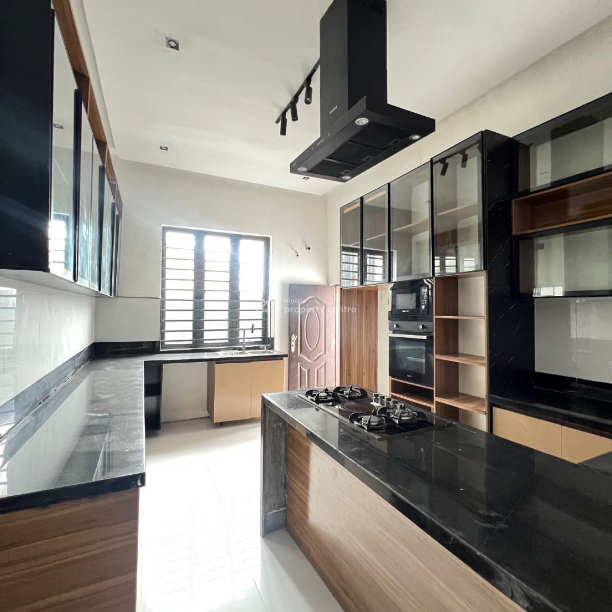 5 Bed & Bq  210 Million, Ajah, Lagos, Detached Duplex for Sale