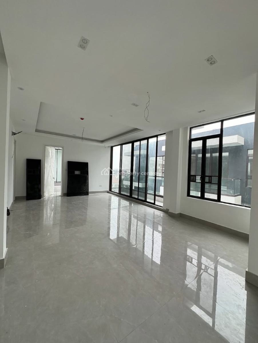 Lovely 3 Bedrooms Apartment with Bq, Lekki Phase 1, Lekki, Lagos, Flat / Apartment for Rent