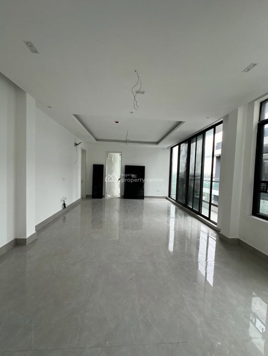 Lovely 3 Bedrooms Apartment with Bq, Lekki Phase 1, Lekki, Lagos, Flat / Apartment for Rent