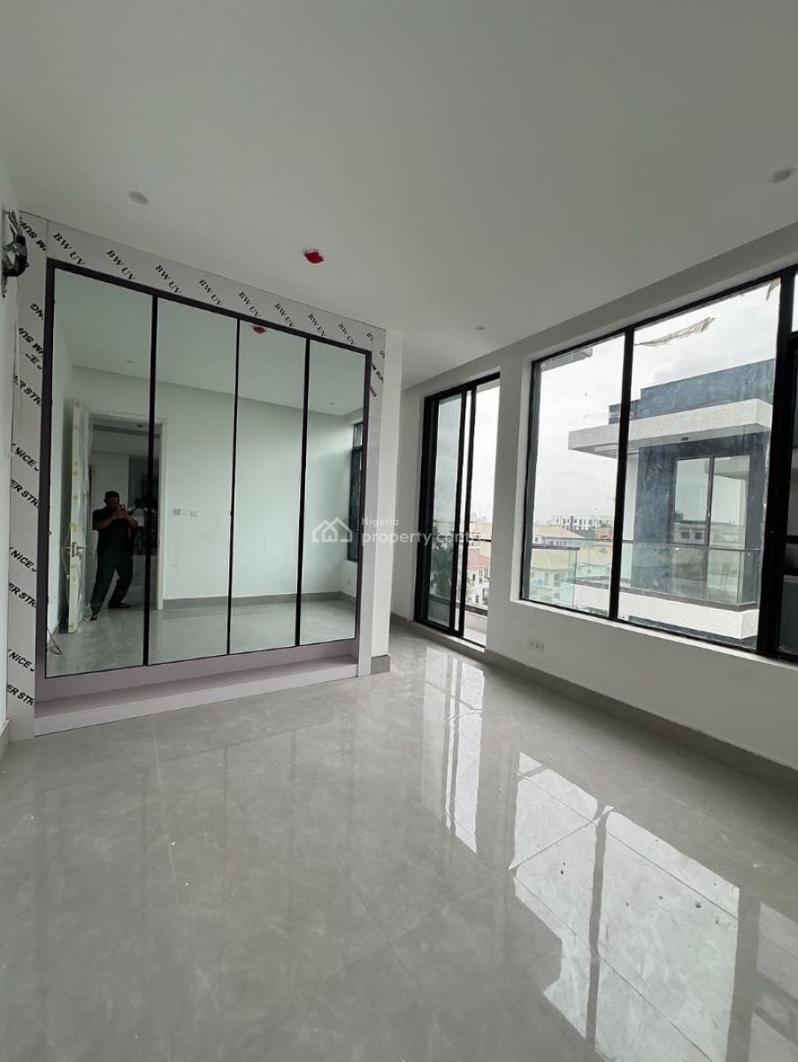 Lovely 3 Bedrooms Apartment with Bq, Lekki Phase 1, Lekki, Lagos, Flat / Apartment for Rent