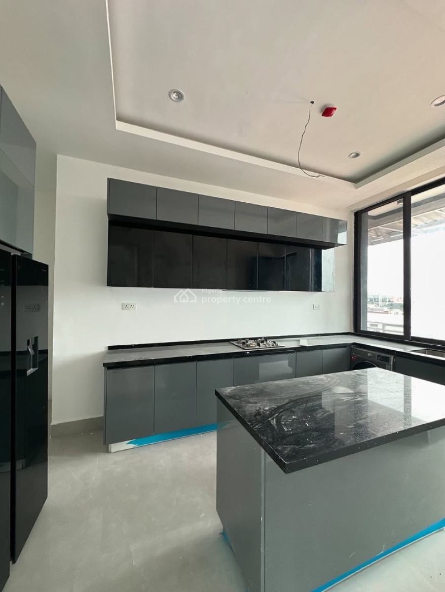 Lovely 3 Bedrooms Apartment with Bq, Lekki Phase 1, Lekki, Lagos, Flat / Apartment for Rent