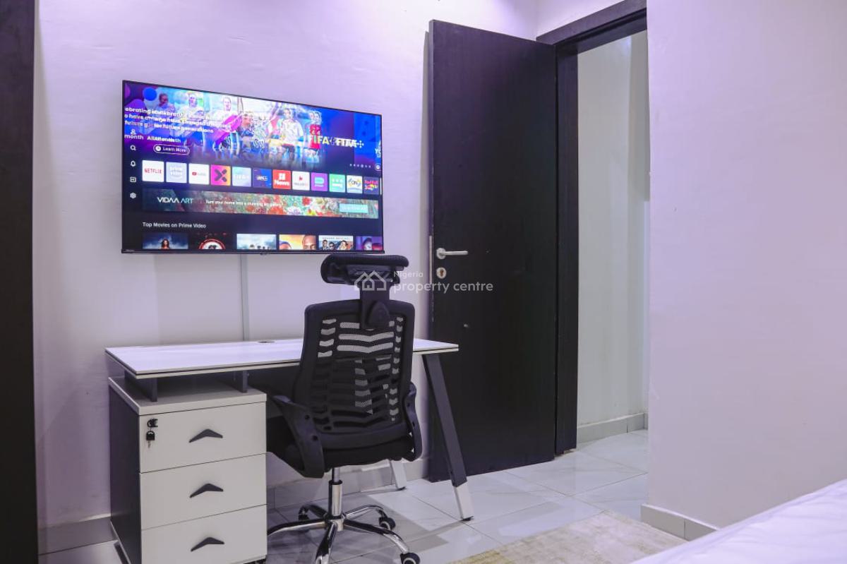 Fully Furnished and Serviced Airbnb, Ikeja Gra, Ikeja, Lagos, Flat / Apartment Short Let
