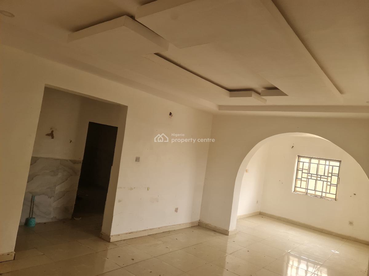 Excellent Spacious 3 Bedroom Bungalow, Von Estate Road, Lugbe District, Abuja, Detached Bungalow for Rent
