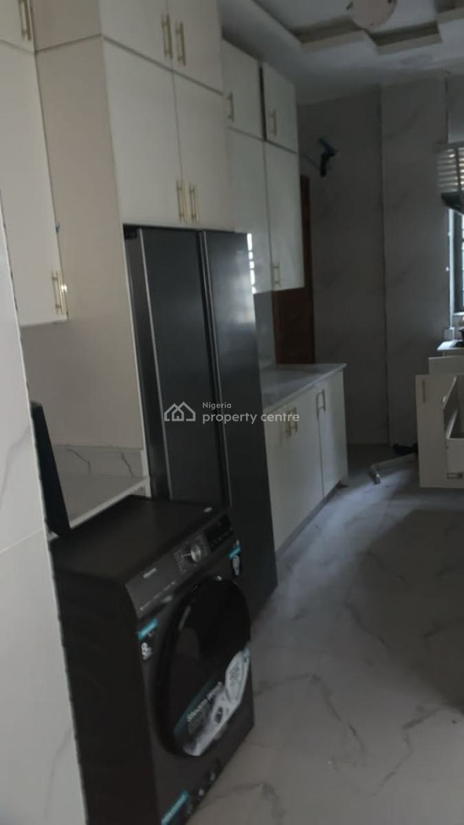 Serviced 3 Bedroom Apartment, Off Freedom Way, Lekki Phase 1, Lekki, Lagos, Flat / Apartment for Rent