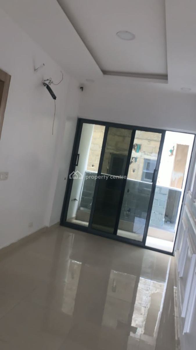 Serviced 3 Bedroom Apartment, Off Freedom Way, Lekki Phase 1, Lekki, Lagos, Flat / Apartment for Rent