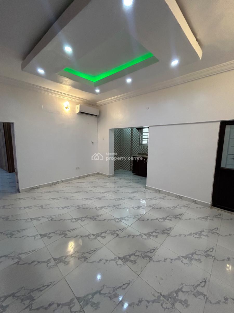 a Well Maintained and Spacious 2 Bedrooms Apartment, Lekki Phase 1, Lekki, Lagos, Flat / Apartment for Rent