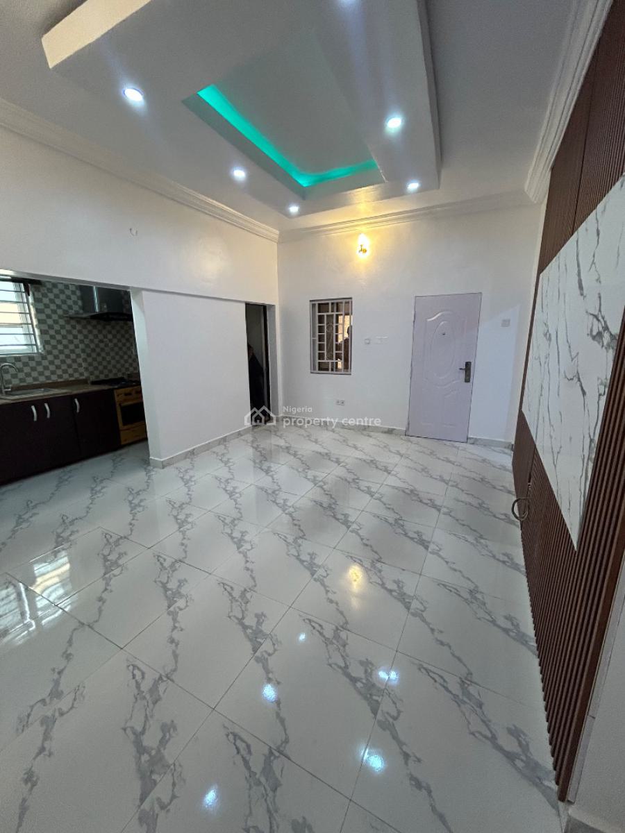 a Well Maintained and Spacious 2 Bedrooms Apartment, Lekki Phase 1, Lekki, Lagos, Flat / Apartment for Rent