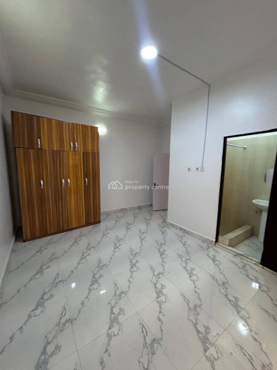 a Well Maintained and Spacious 2 Bedrooms Apartment, Lekki Phase 1, Lekki, Lagos, Flat / Apartment for Rent