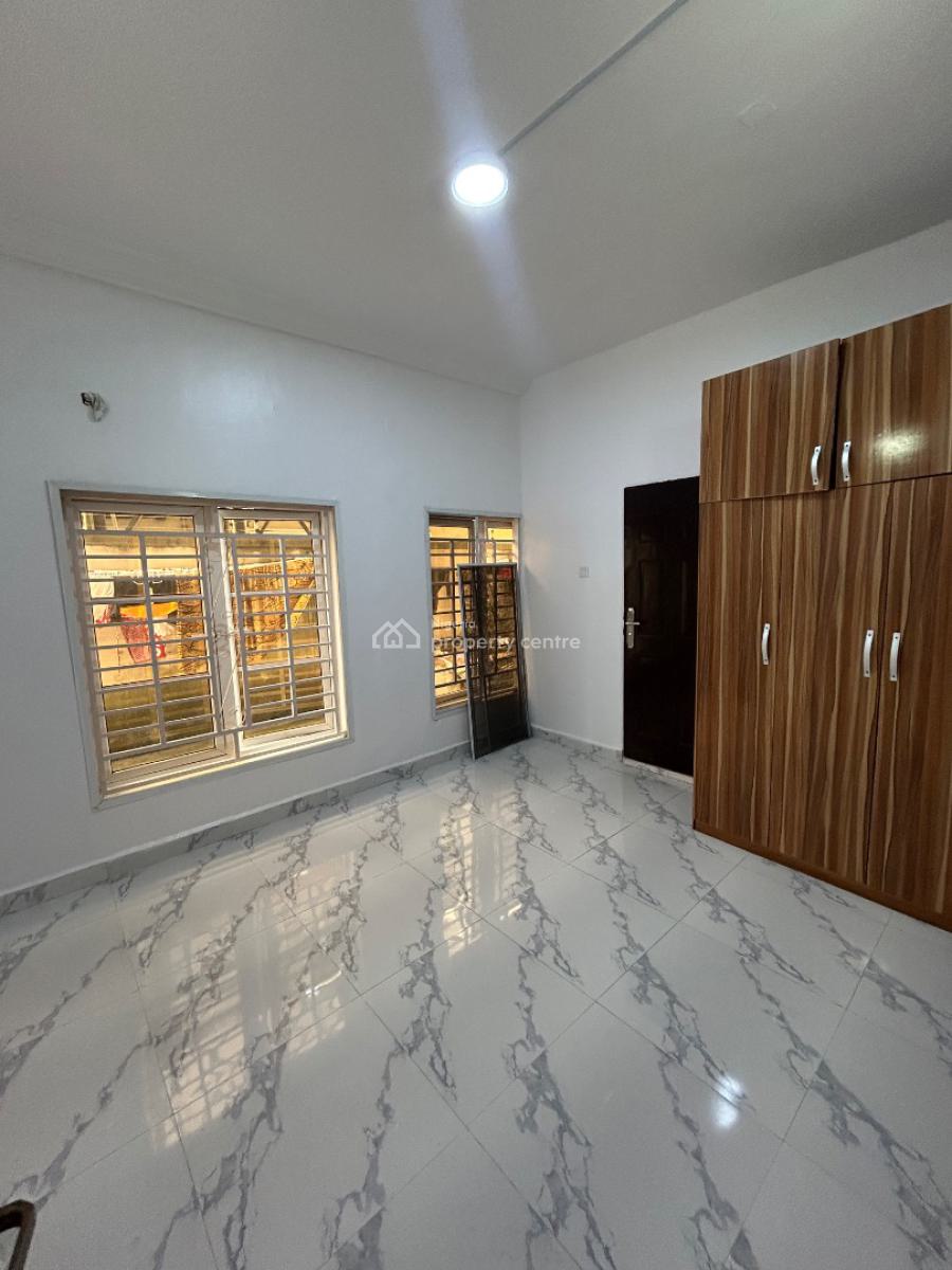a Well Maintained and Spacious 2 Bedrooms Apartment, Lekki Phase 1, Lekki, Lagos, Flat / Apartment for Rent