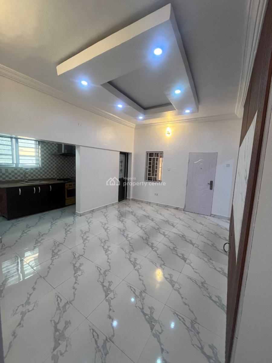 a Well Maintained and Spacious 2 Bedroom Apartment, Lekki Phase 1, Lekki, Lagos, Flat / Apartment for Sale