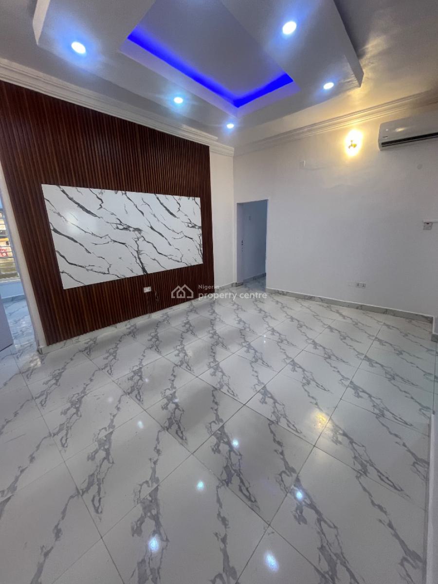 a Well Maintained and Spacious 2 Bedroom Apartment, Lekki Phase 1, Lekki, Lagos, Flat / Apartment for Sale