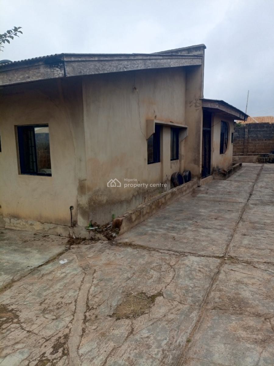 4 Flat of 2 Units of 3 Bedroom and 2 Units of 2 Bedroom, Elewuro, Akobo, Ibadan, Oyo, Block of Flats for Sale