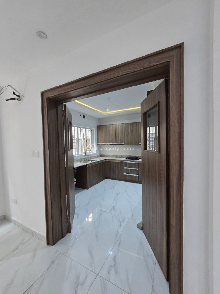 Well Finished Serviced 4 Bedrooms Terrace with a Room Bq, Lekki Phase 1, Lekki, Lagos, Terraced Duplex for Rent