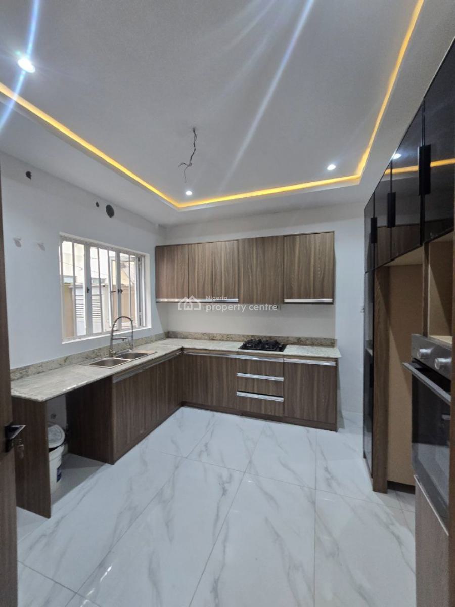 Well Finished Serviced 4 Bedrooms Terrace with a Room Bq, Lekki Phase 1, Lekki, Lagos, Terraced Duplex for Rent