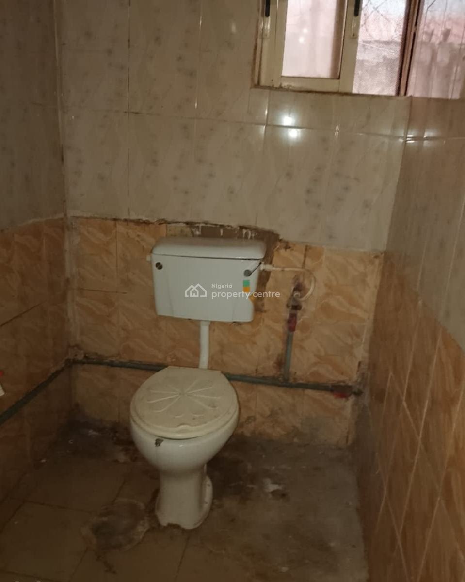 Nice Standard Self, Yaba, Lagos, Self Contain (single Rooms) for Rent