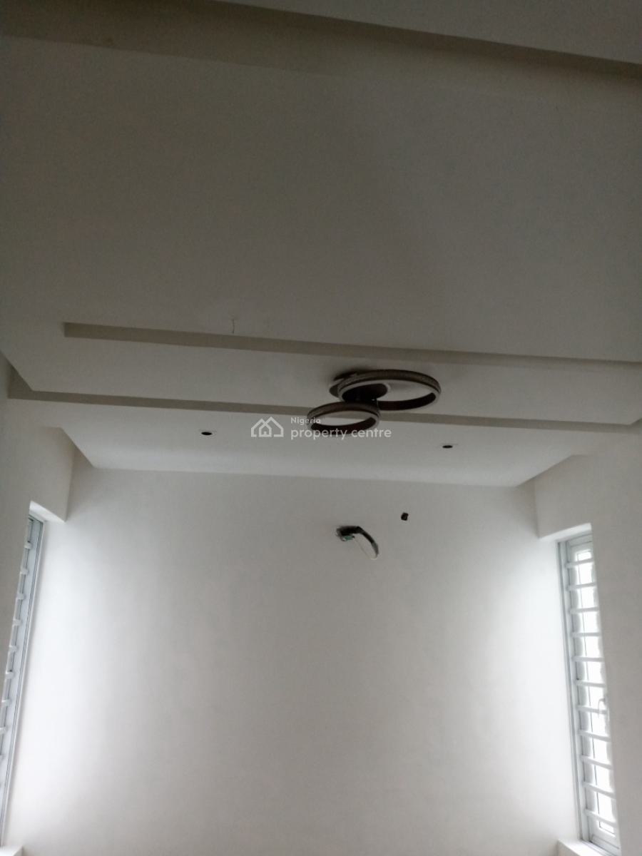 Distress Smart Home in Cowrie Creek Estate, Ikate Lekki Lagos:, Cowrie Creek Estate, Ikate, Lekki, Lagos, Semi-detached Duplex for Sale