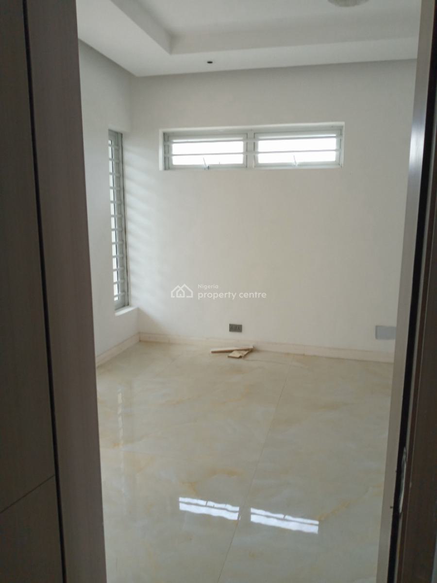 Distress Smart Home in Cowrie Creek Estate, Ikate Lekki Lagos:, Cowrie Creek Estate, Ikate, Lekki, Lagos, Semi-detached Duplex for Sale
