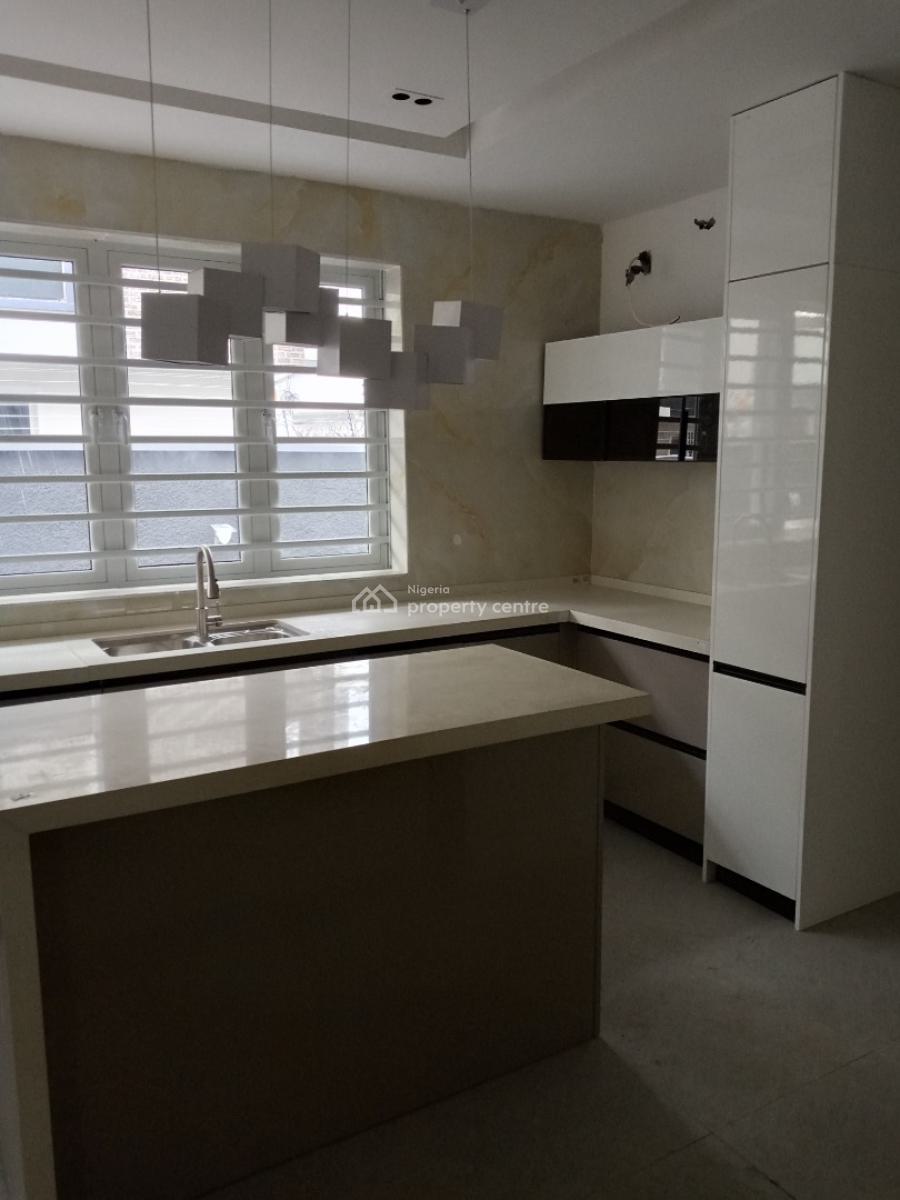 Distress Smart Home in Cowrie Creek Estate, Ikate Lekki Lagos:, Cowrie Creek Estate, Ikate, Lekki, Lagos, Semi-detached Duplex for Sale