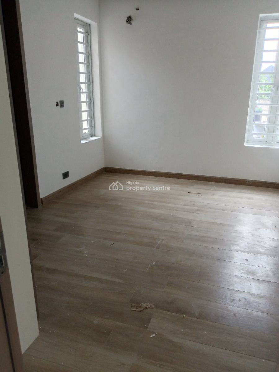 Distress Smart Home in Cowrie Creek Estate, Ikate Lekki Lagos:, Cowrie Creek Estate, Ikate, Lekki, Lagos, Semi-detached Duplex for Sale
