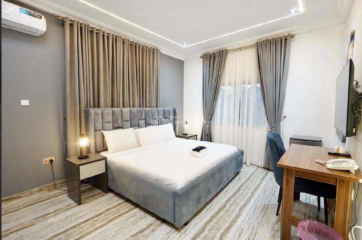 3 Bedroom Apartment, Lekki Phase 1, Lekki, Lagos, Flat / Apartment Short Let