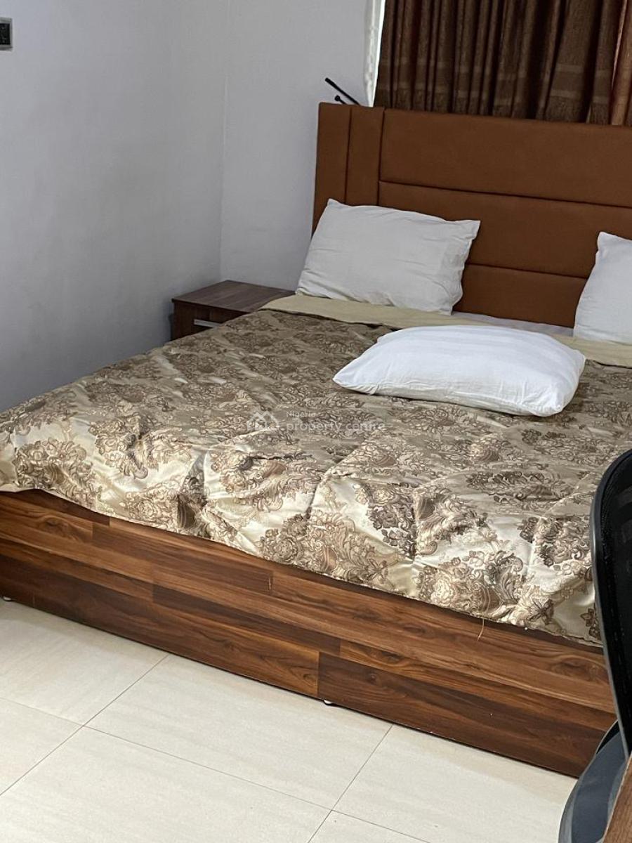 Spacious 3 Bedroom Apartment, Ikeja Gra, Ikeja, Lagos, Flat / Apartment Short Let