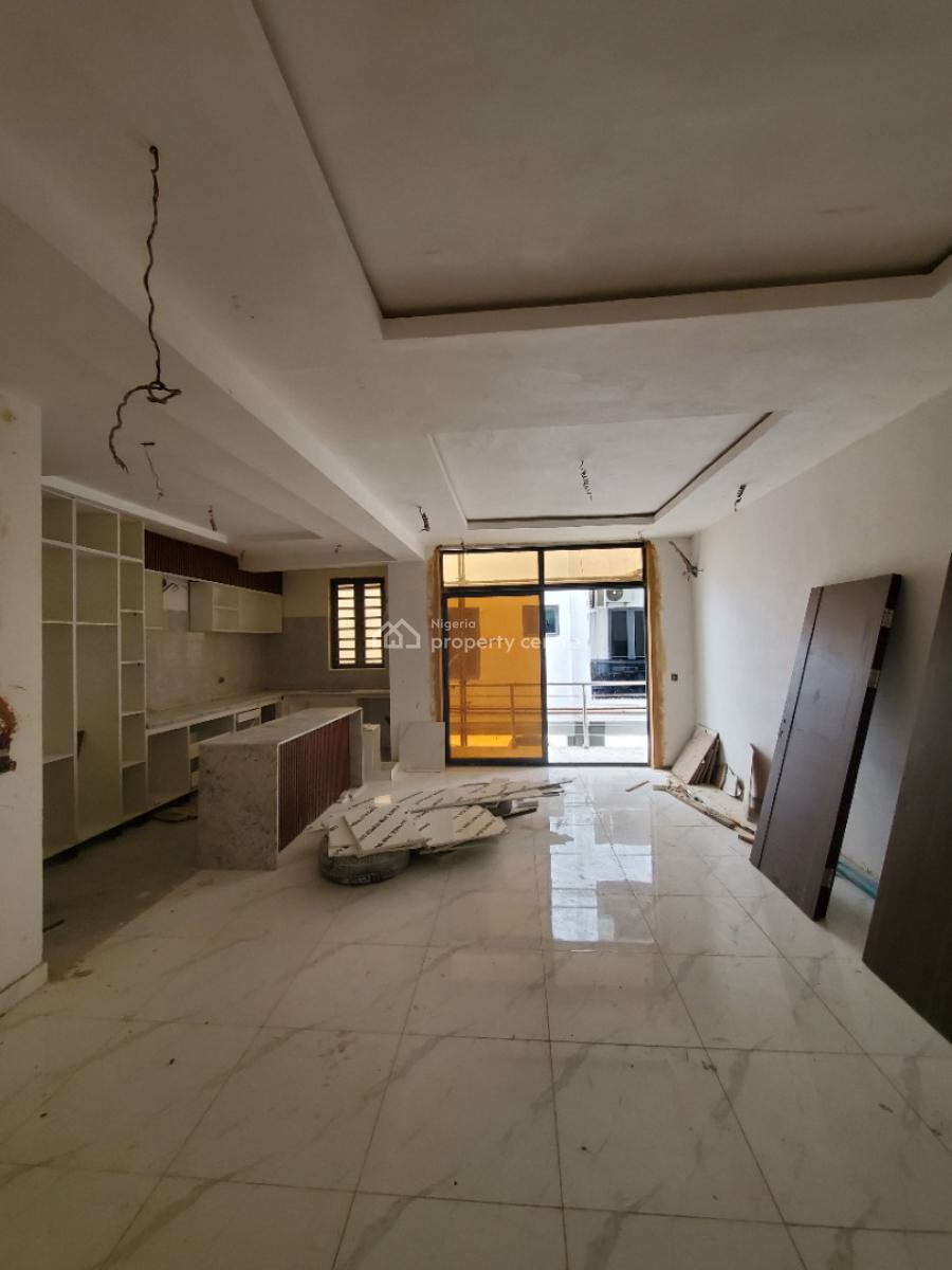 Luxury 2 Bedroom Apartment in a Good Estate, Lekki Phase 1, Lekki, Lagos, Flat / Apartment for Sale