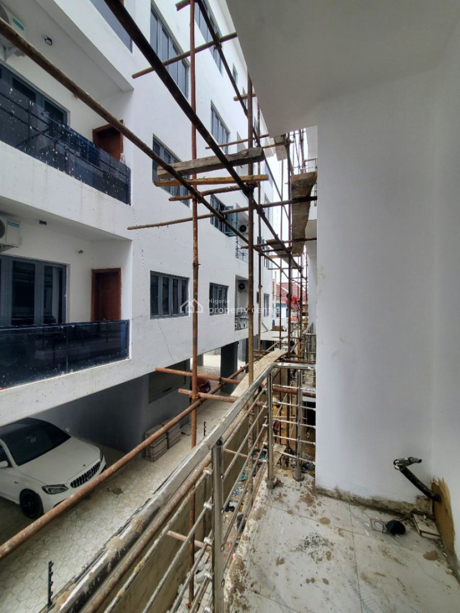 Luxury 2 Bedroom Apartment in a Good Estate, Lekki Phase 1, Lekki, Lagos, Flat / Apartment for Sale