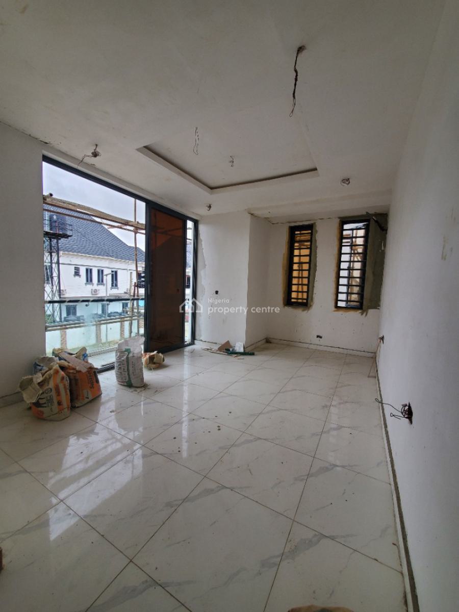 Luxury 2 Bedroom Apartment in a Good Estate, Lekki Phase 1, Lekki, Lagos, Flat / Apartment for Sale