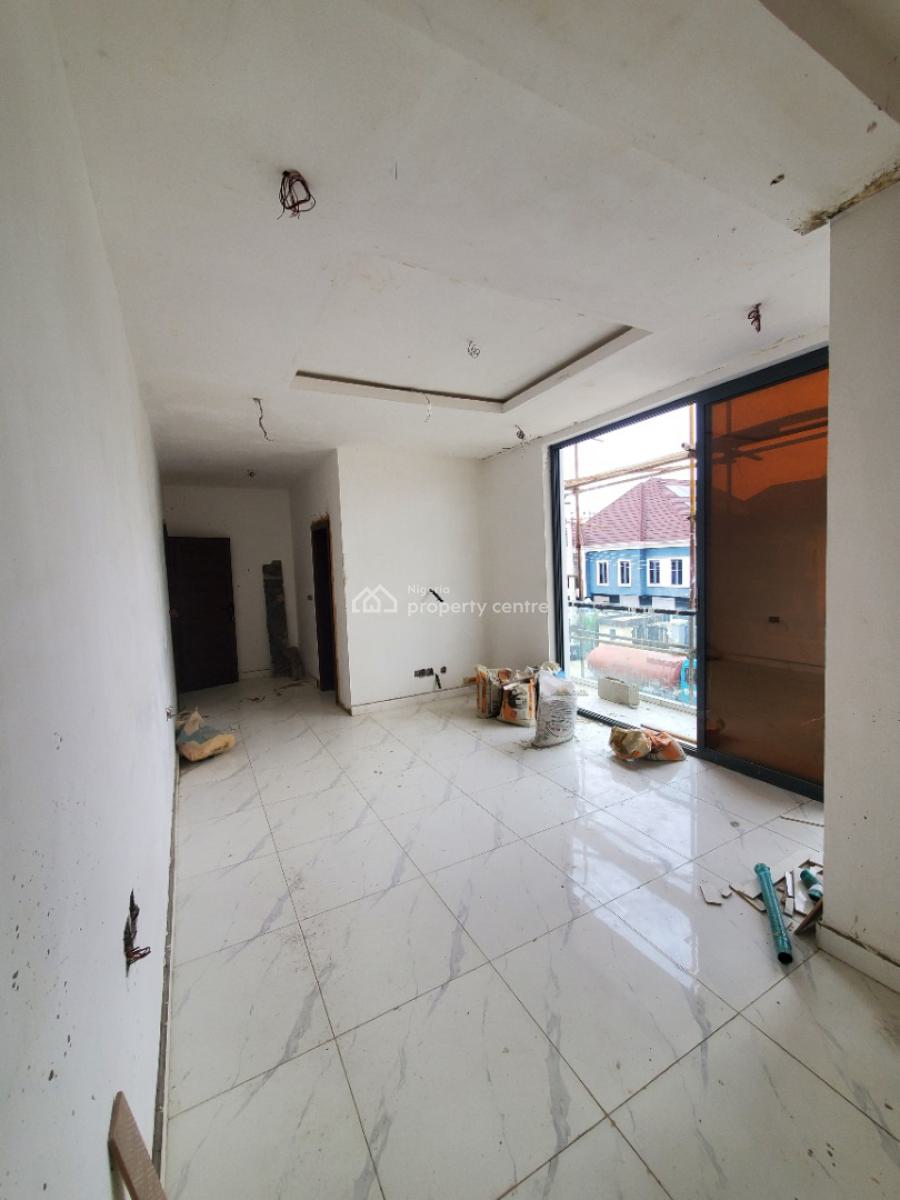Luxury 2 Bedroom Apartment in a Good Estate, Lekki Phase 1, Lekki, Lagos, Flat / Apartment for Sale