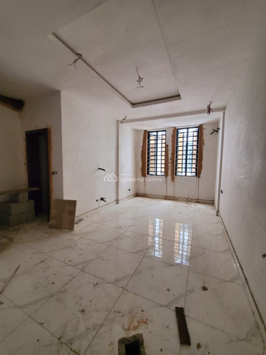 Luxury 2 Bedroom Apartment in a Good Estate, Lekki Phase 1, Lekki, Lagos, Flat / Apartment for Sale