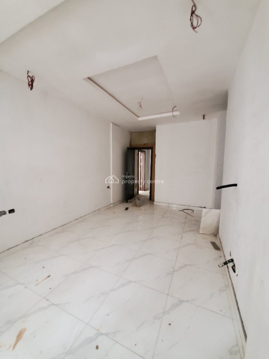 Luxury 2 Bedroom Apartment in a Good Estate, Lekki Phase 1, Lekki, Lagos, Flat / Apartment for Sale
